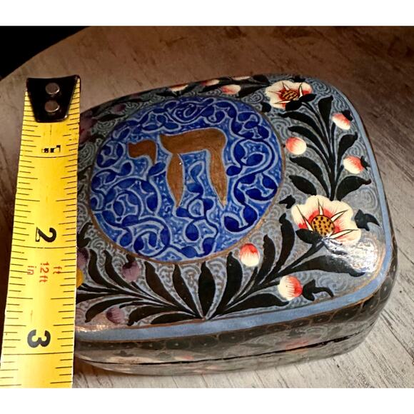 Kashmiri Paper Mache Box, Vintage Kashmiri box, Hebrew Box, Chai Box - Picture 7 of 9